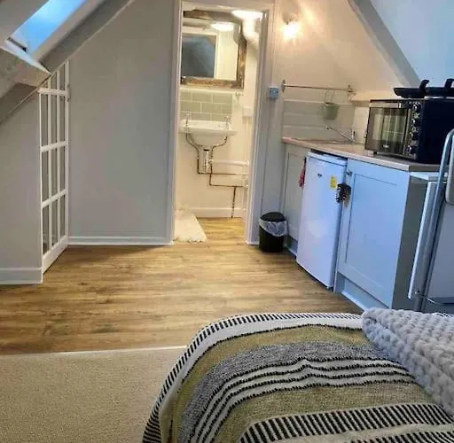 The Snug - Cosy Studio In Grade II Listed Building
