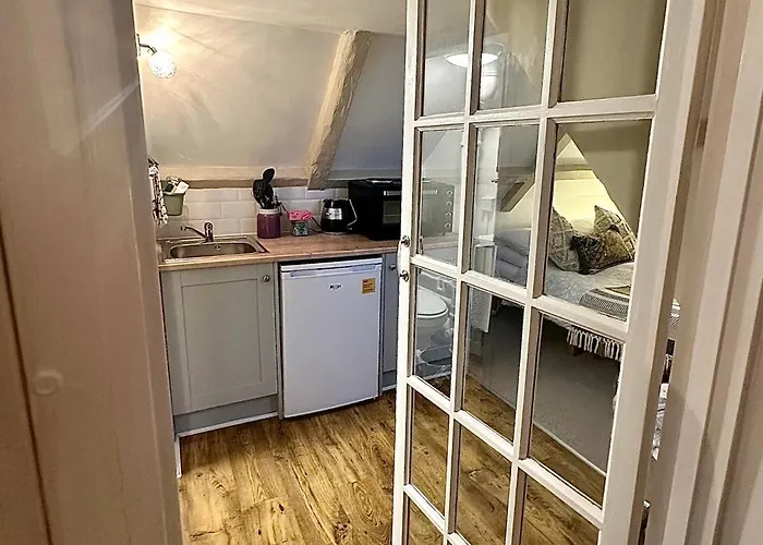 The Snug - Cosy Studio In Grade II Listed Building